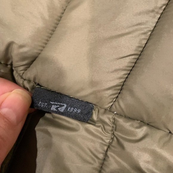 EUC reversible light weight down filled jacket. - Picture 7 of 11